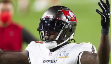 Buccaneers bring back 2-time Super Bowl Champion in shocking move