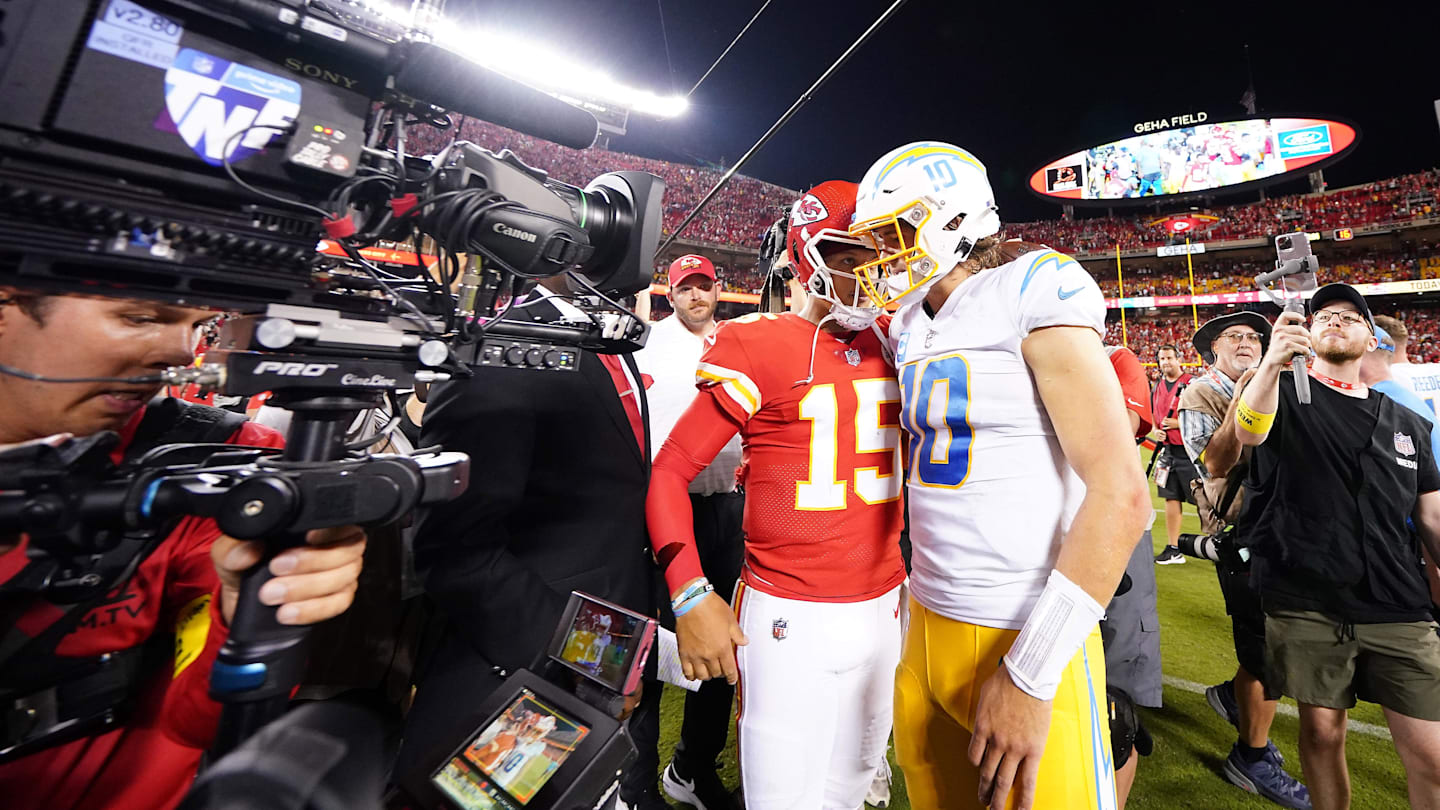 Chargers' Justin Herbert poised for changing of the guard from Chiefs' Patrick Mahomes