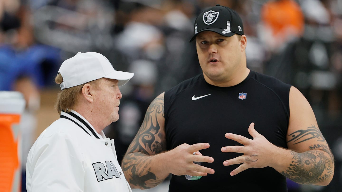 Chicago Bears v Las Vegas Raiders