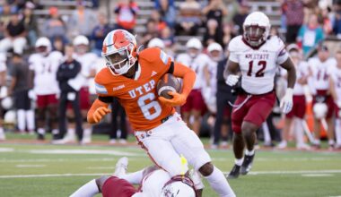 1,300-yard wide receiver enters college football transfer portal