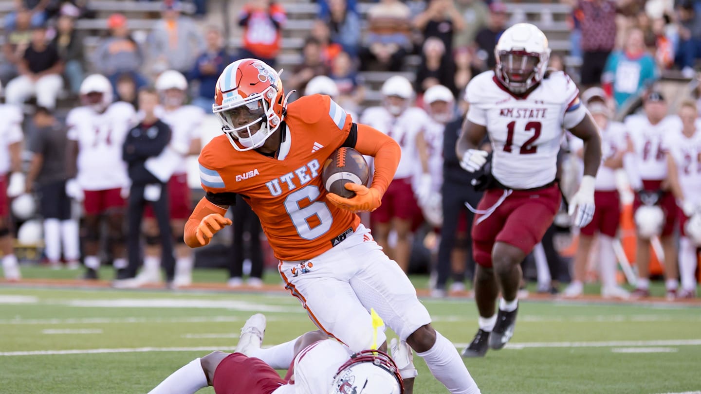 1,300-yard wide receiver enters college football transfer portal