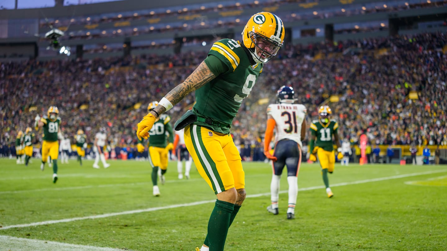 Chicago Bears v Green Bay Packers - NFL 2025