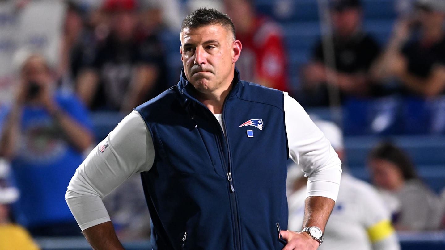 Mike Vrabel Gave a Relatable Answer on the Patriots Being Home Underdogs vs. Bills