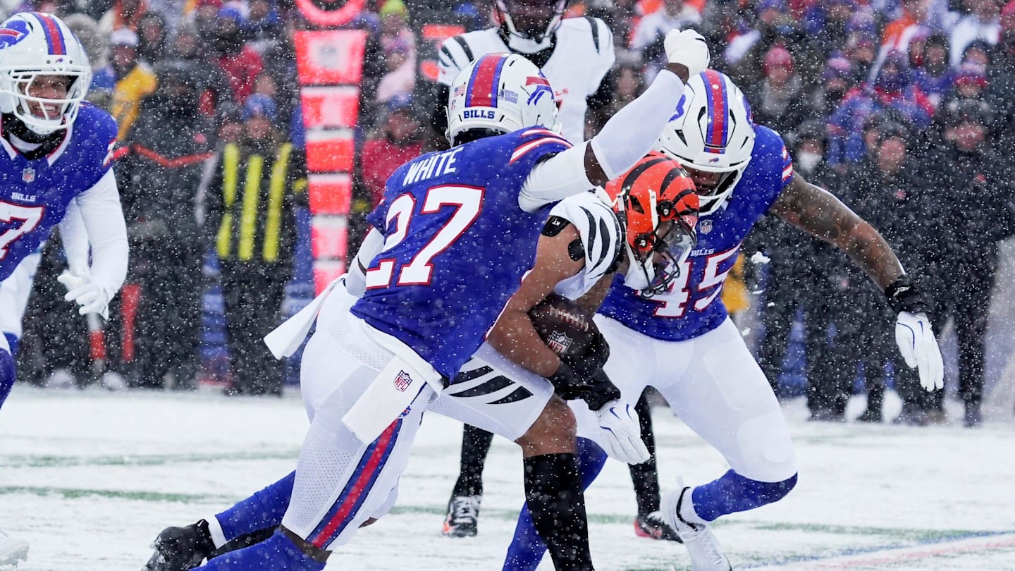 Bills' veteran LB proclaims 'division is still open' as pivotal Week 15 matchup looms