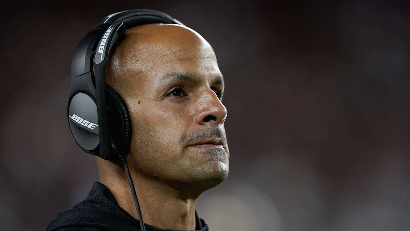 San Francisco 49ers defensive coordinator Robert Saleh
