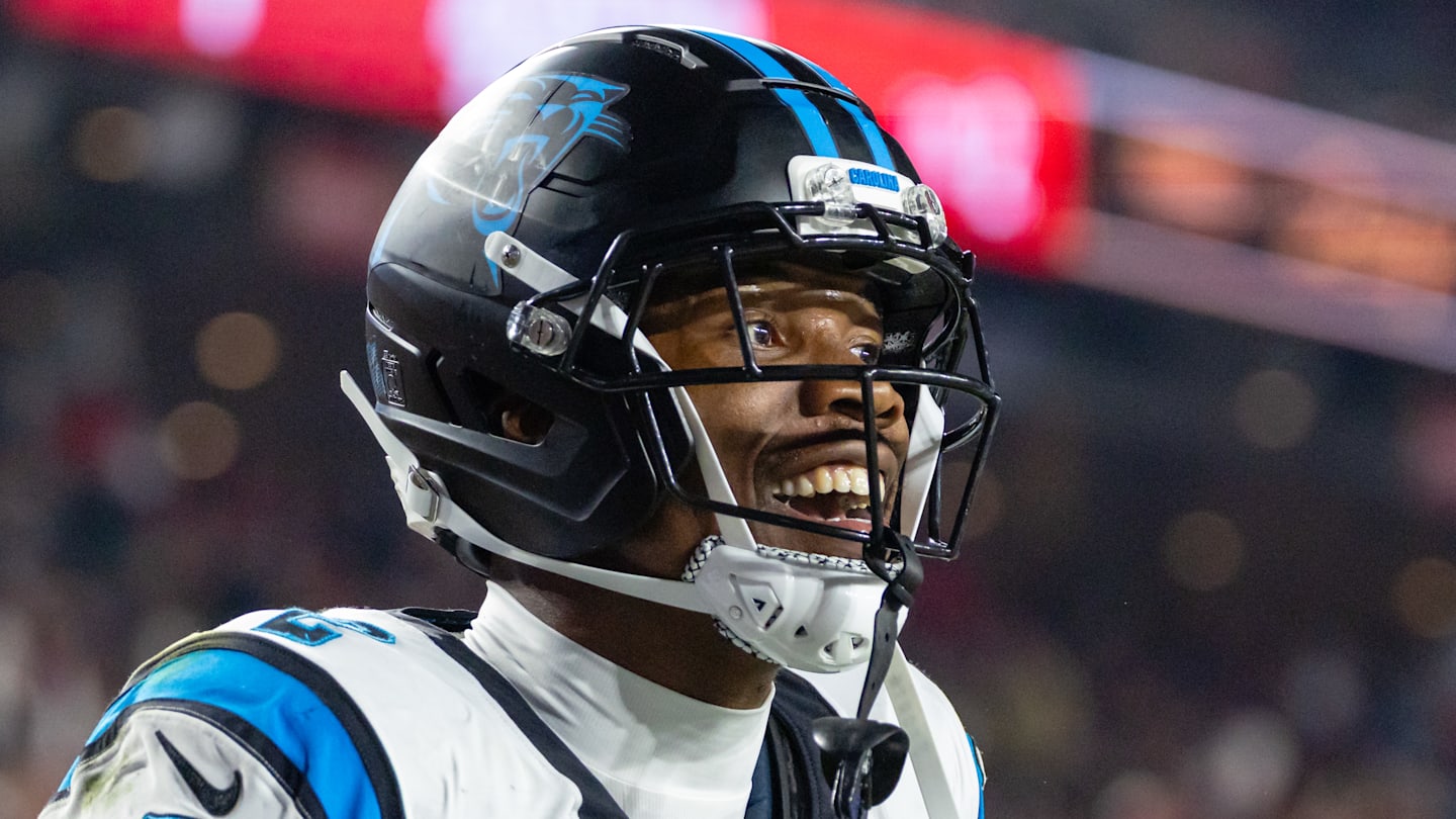 Carolina Panthers cornerback Mike Jackson Sr.