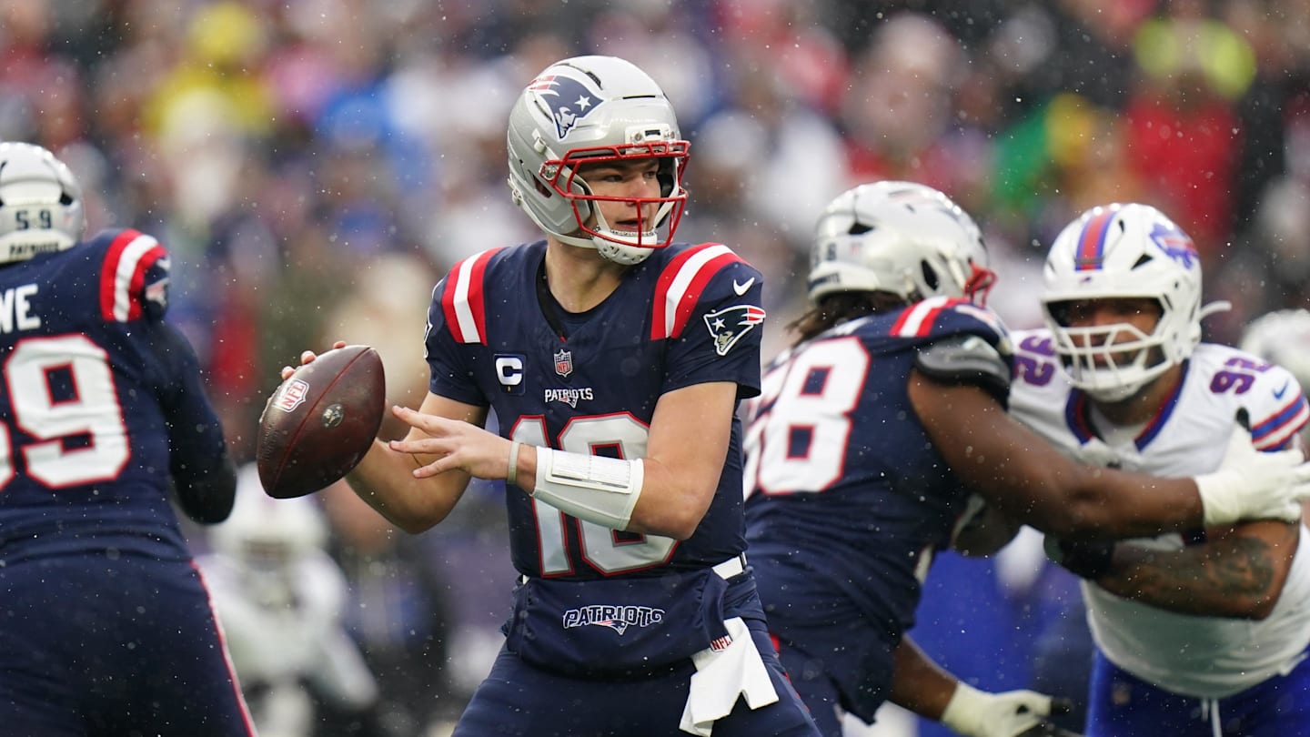 Drake Maye Mastery Gives Patriots Halftime Lead Over Bills