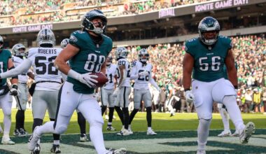 Trying To End 3-Game Losing Streak, Eagles Open 17-0 Halftime Lead On Raiders