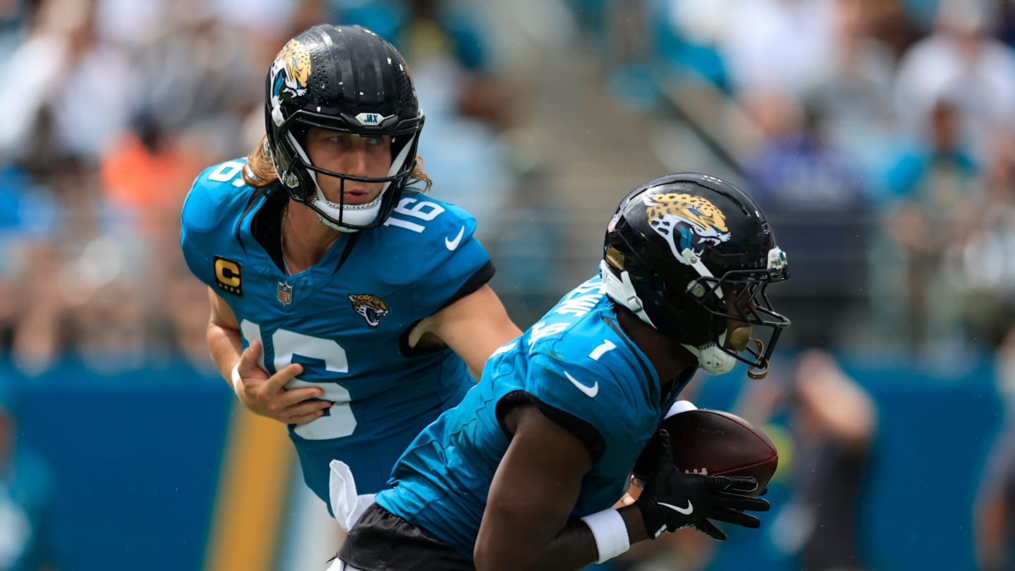 Jaguars' Etienne Makes Bold Claim About Trevor Lawrence's Surge