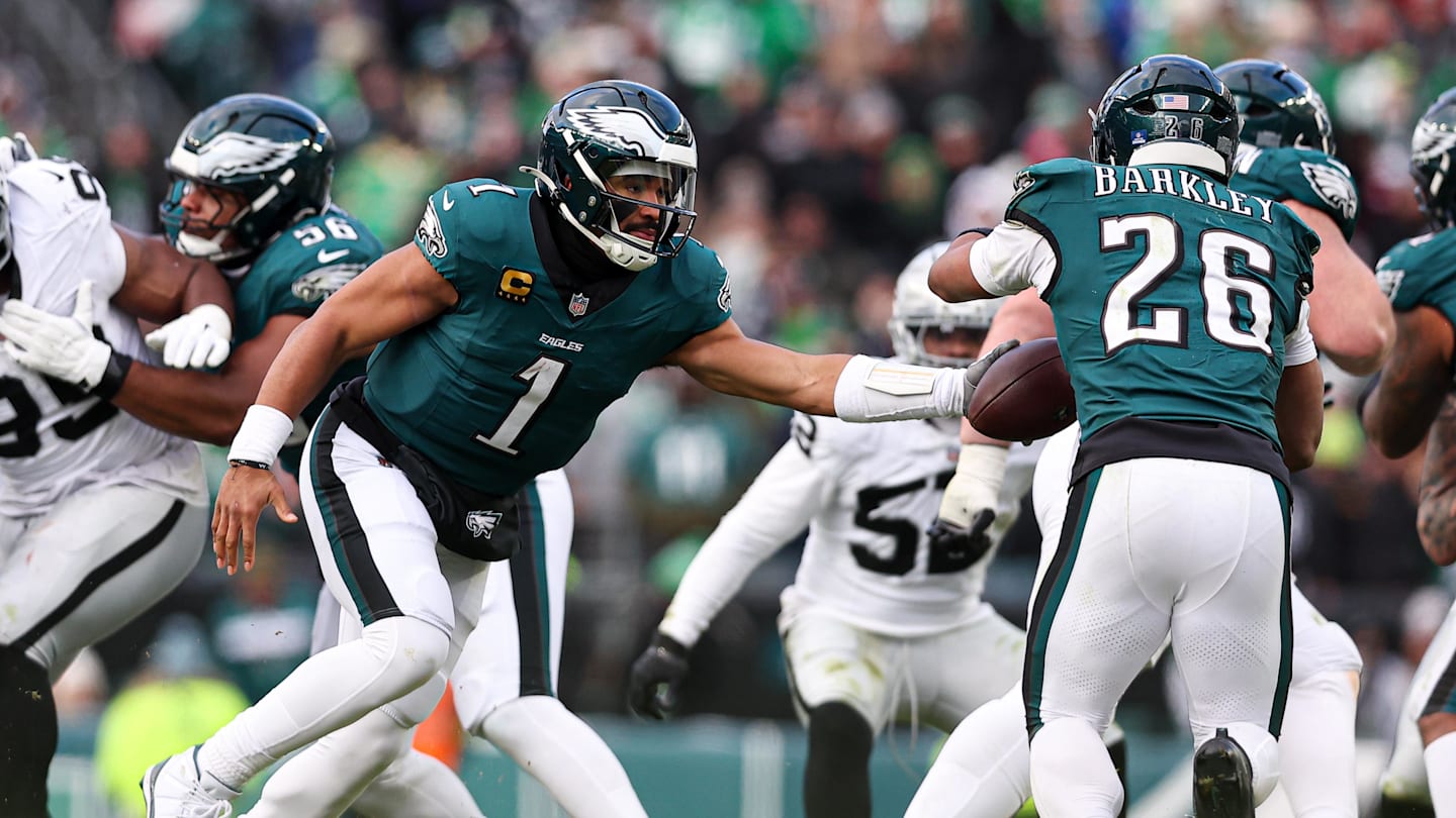 Eagles' One-Two Punch In Backfield Shows Progress