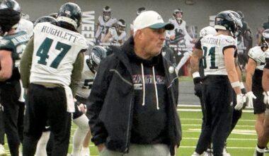 Eagles Vic Fangio Gives Update on Injured Linebacker