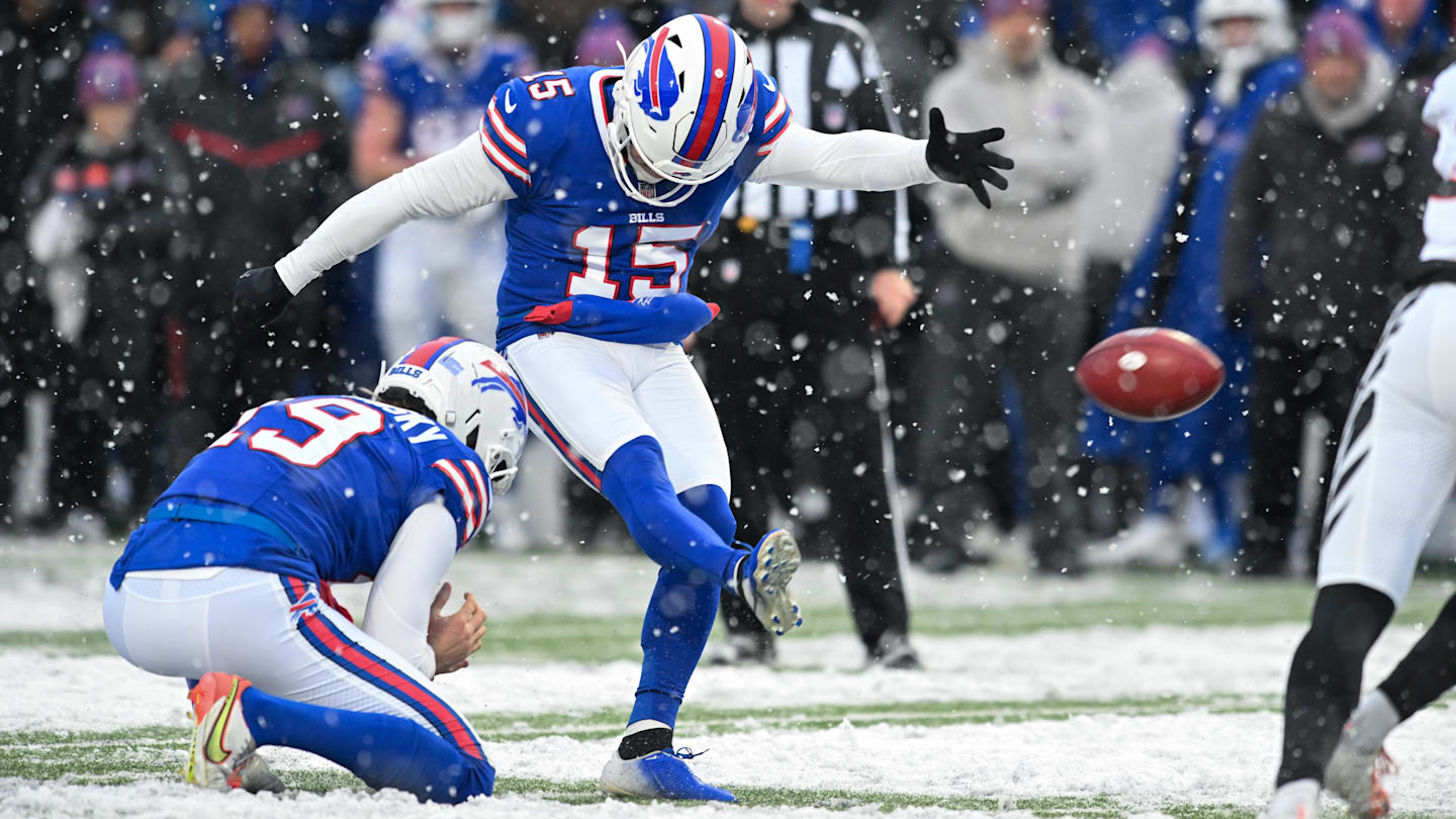 Bills face uncertainty at kicker in Week 17, hold tryouts for three free agents