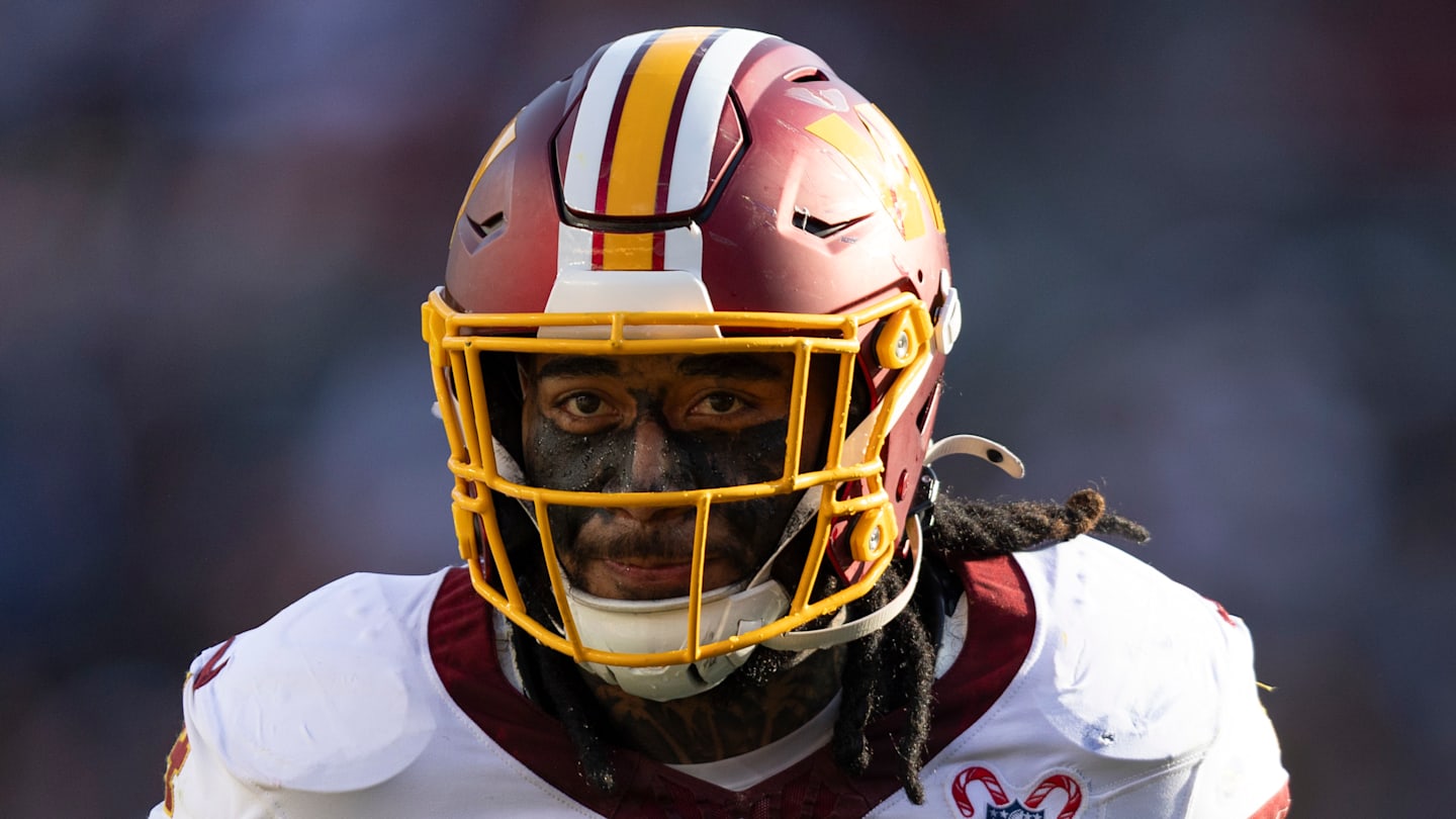 Washington Commanders linebacker Frankie Luvu