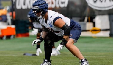 Broncos Waive Offensive Lineman Before Season Finale