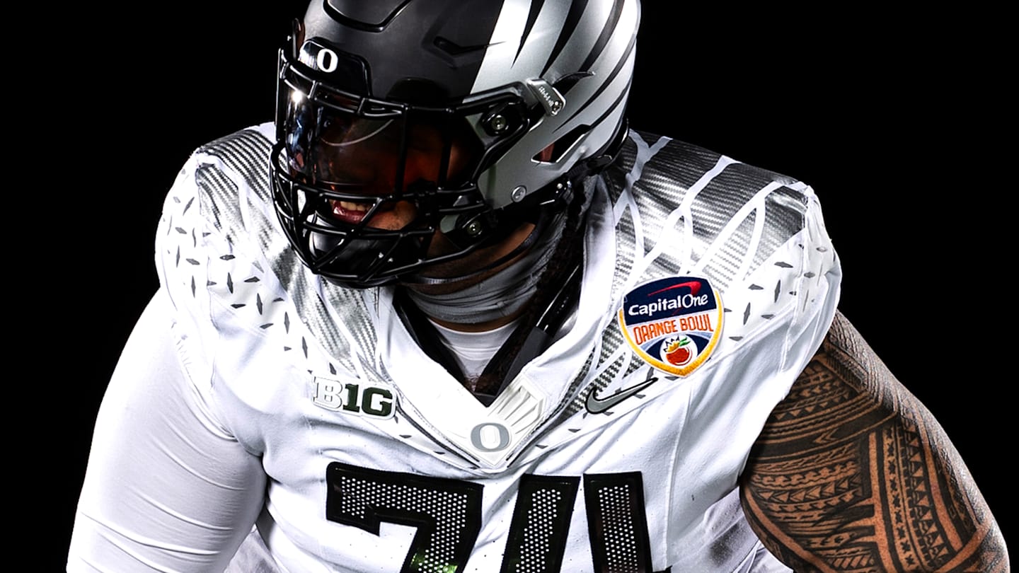 Oregon Ducks Make History With Orange Bowl Helmets