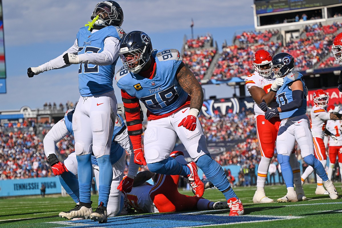 Titans end 11-game home skid with win against slumping Chiefs