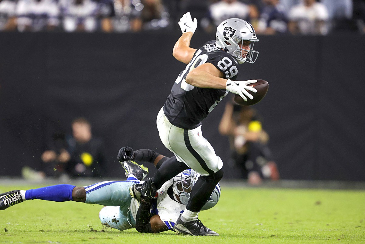 Bowers, Crosby bring high energy and elite production to Raiders team desperately in need of both -
Las Vegas Sun News