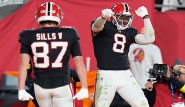 Atlanta Falcons tight end Kyle Pitts Sr. (8) celebrates his touchdown against the Tampa Bay Buccaneers during the first half of an NFL football game, Thursday, Dec. 11, 2025, in Tampa, Fla. (AP Photo/Chris O'Meara)
