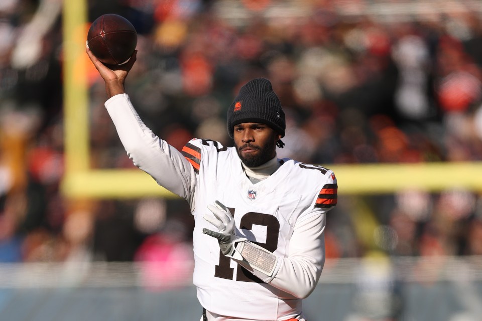 Shedeur Sanders of the  Cleveland Browns warms up prior to the game against the Chicago Bears at Soldier Field on December 14, 2025 in Chicago, Illinois.