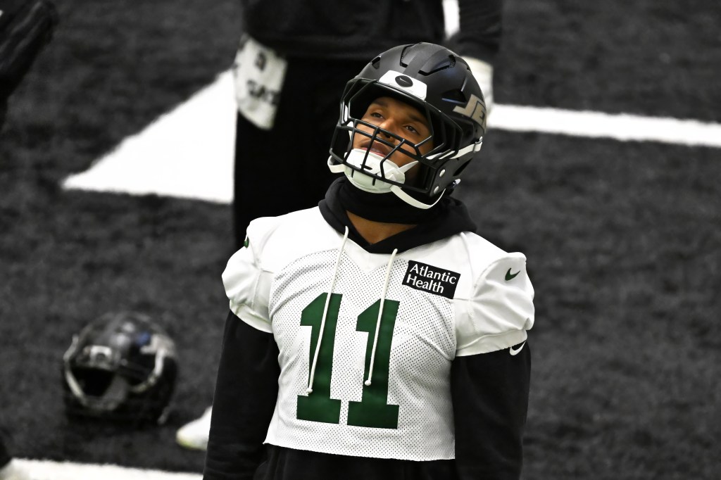 Jets linebacker Jermaine Johnson II (11) practices in Florham Park, NJ. 