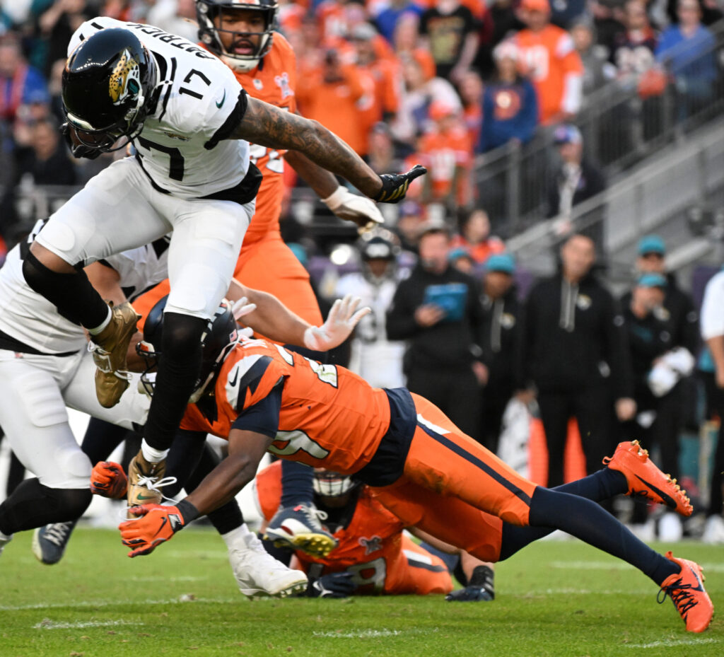 Broncos defense unable to overcome penalties, poor tackling, big plays in loss to Jaguars