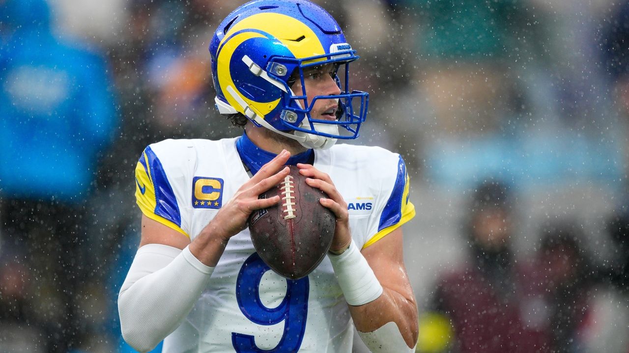 Panthers defense defeats 'Superman' Stafford by forcing 3 turnovers, scoring in upset of Rams