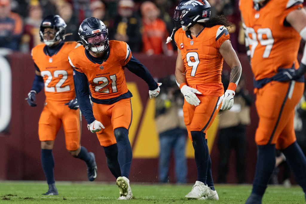 Broncos rotate CBs Riley Moss, Kris Abrams-Draine in potential shift