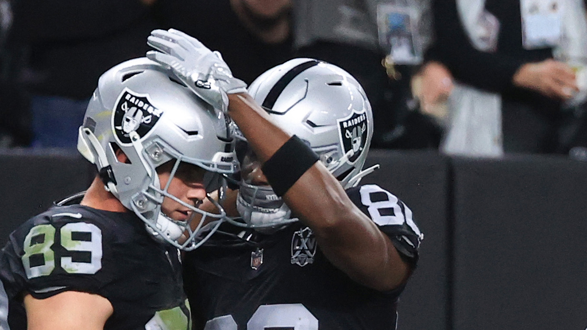 Ex-Raiders WR & Second-Round Pick Signs Contract With Eagles