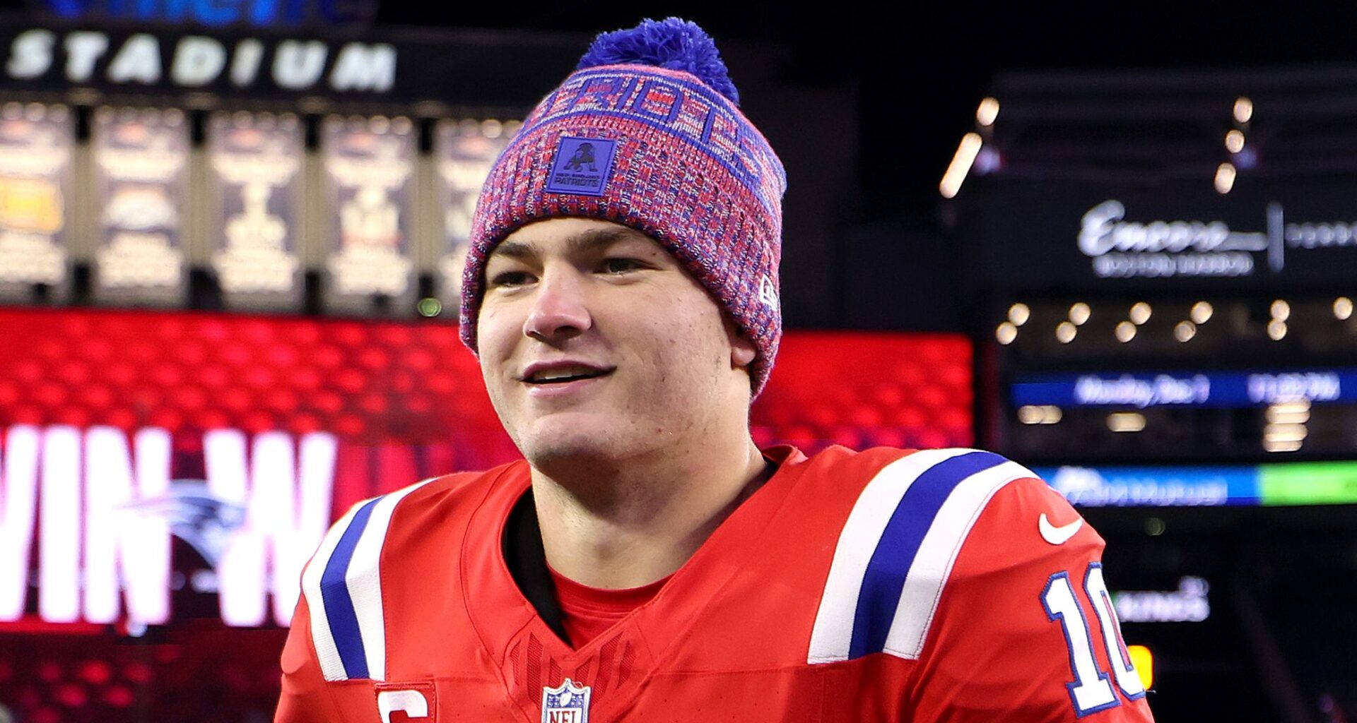 Patriots' Drake Sends Message on 'Conductor' Label Amid Win Over Giants