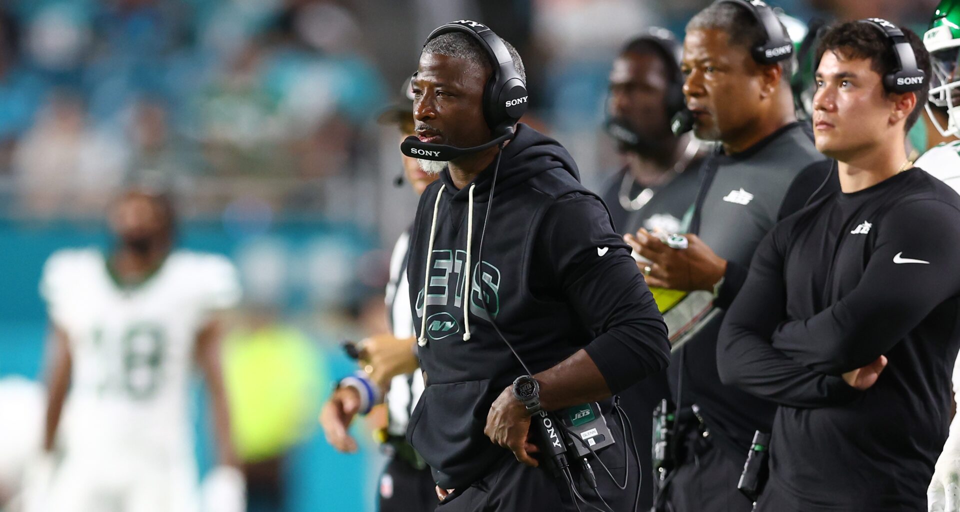 Jets HC Aaron Glenn Put Dolphins on Notice Ahead of Rematch