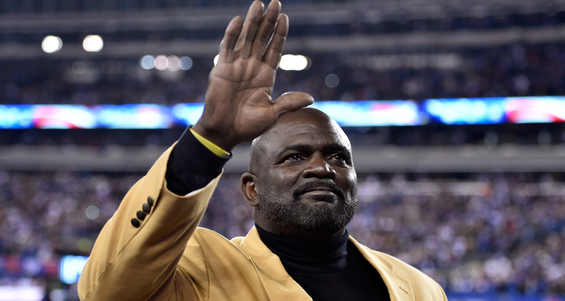 Lawrence Taylor Sends Stern Warning to Giants' Abdul Carter