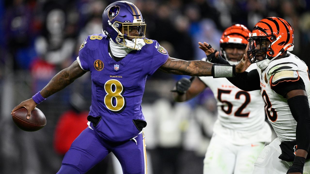 Will Lamar Jackson finally face Aaron Rodgers? Only if his shaky health allows it