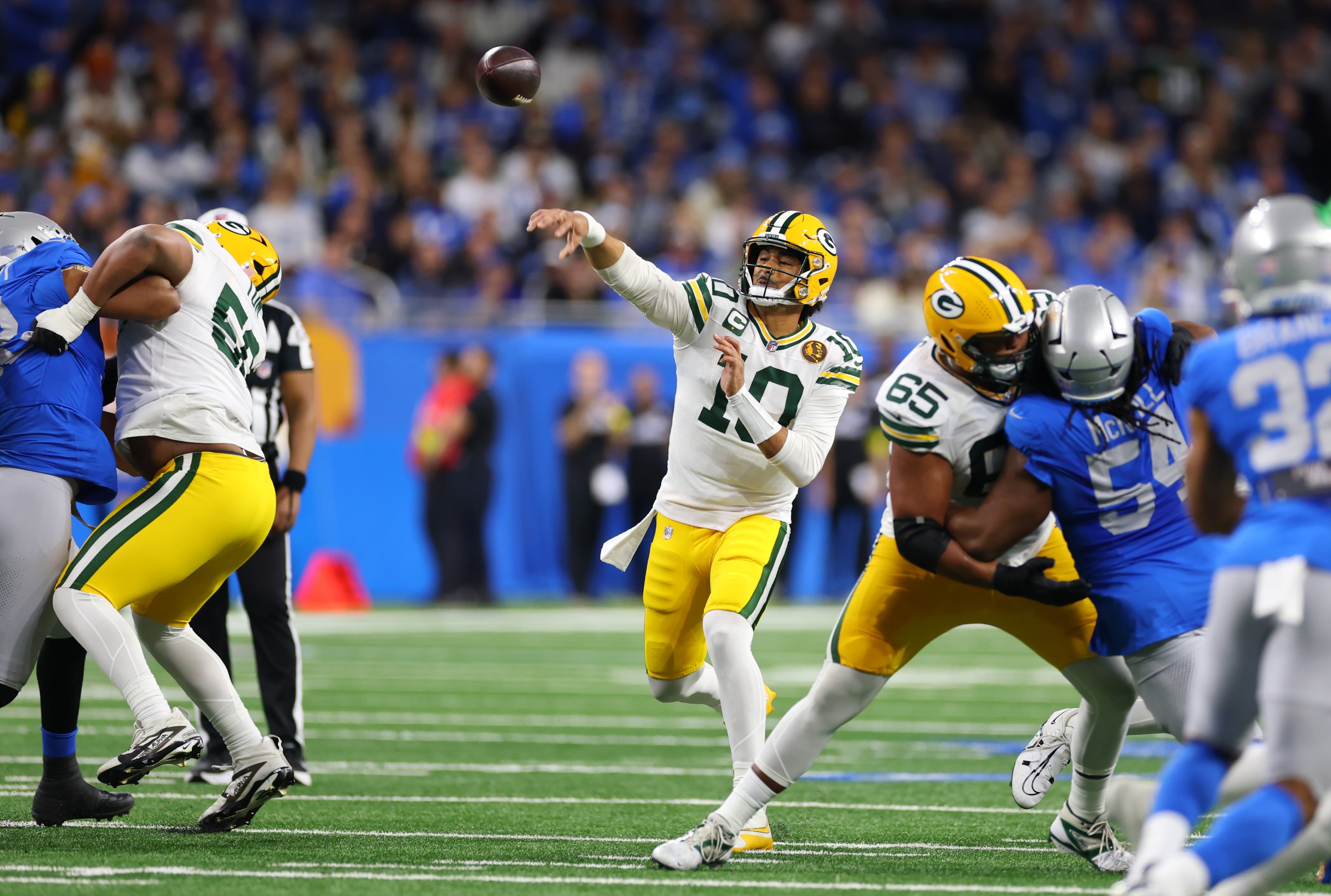 Love lights up the Lions on Thanksgiving