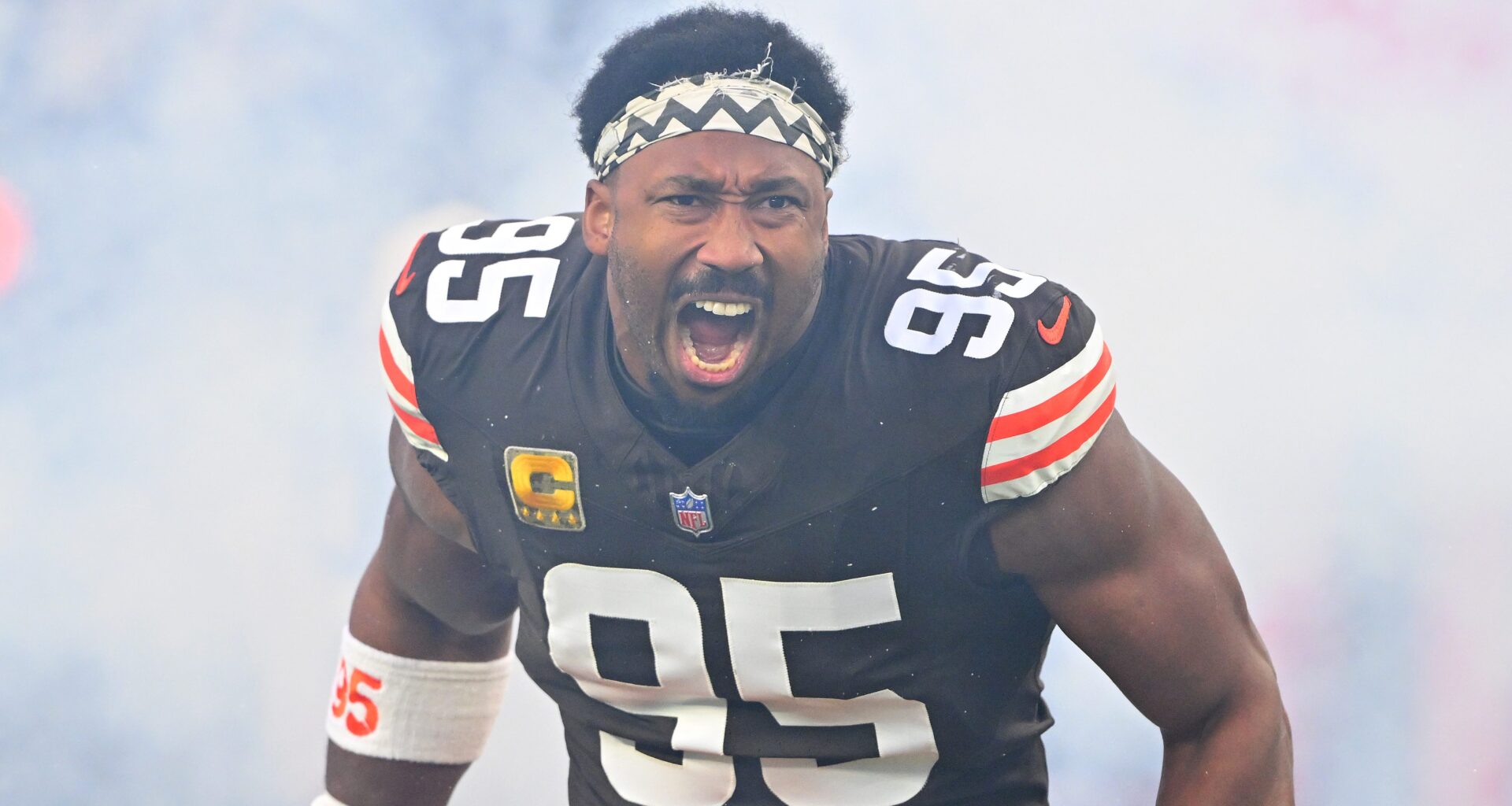 Browns' Myles Garrett Sends Message to Cam Ward Ahead of Titans Game