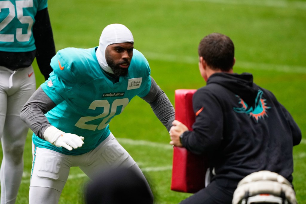 Dolphins' run defense better, but not good going into Jets game