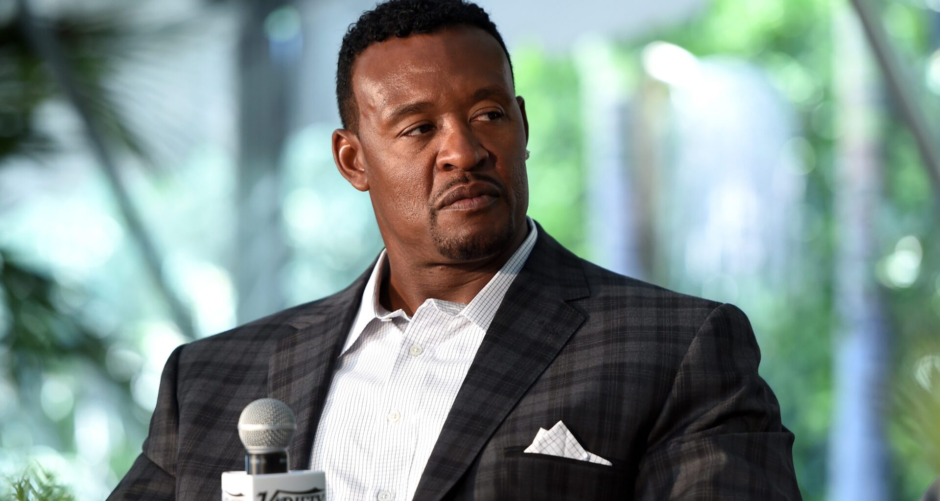 Beloved Ex-Patriots Star Sounds off on Mike Vrabel Amid Streak