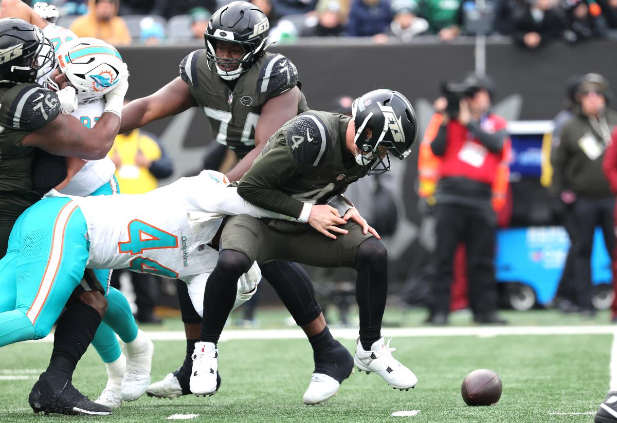 Jets' good vibes end with ugly loss to Dolphins in Week 14