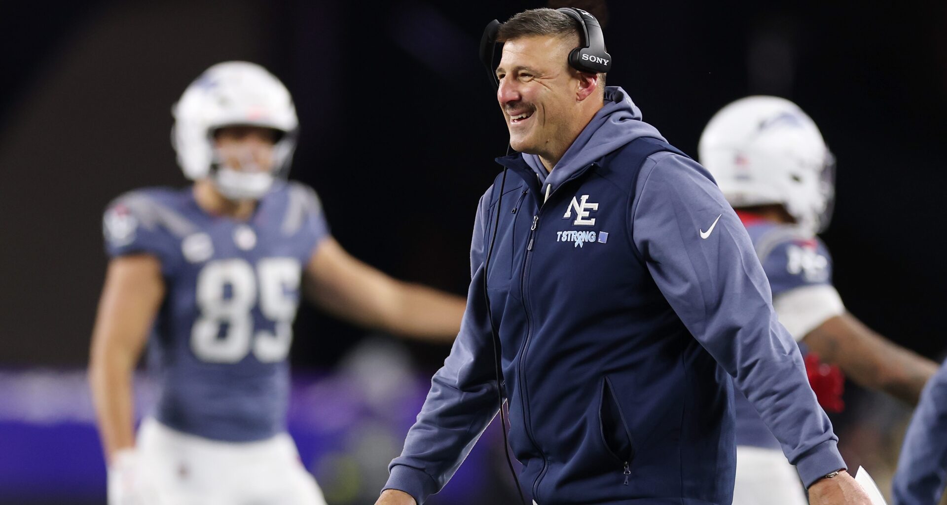 Mike Vrabel Sends Fiery Message Ahead Of Bills Showdown