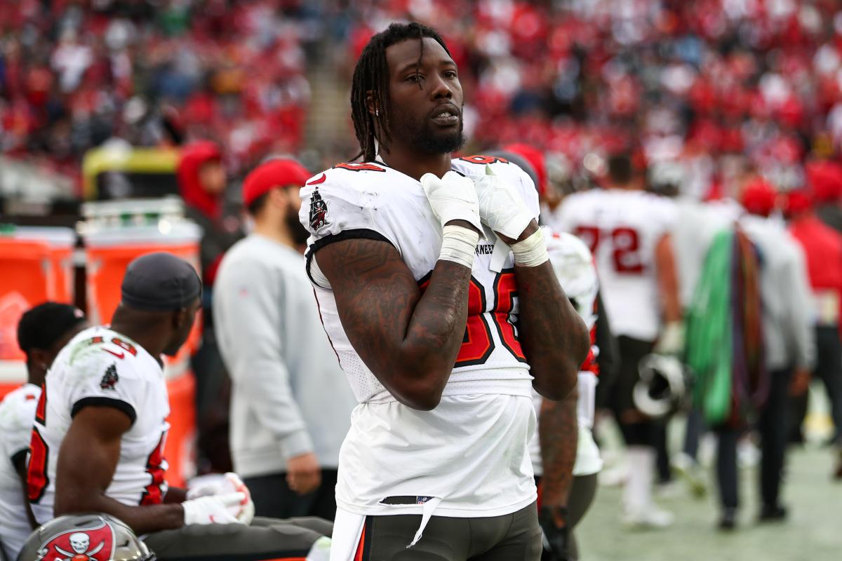 Jason Pierre-Paul signs to Buccaneers practice squad