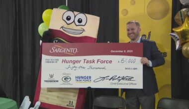 Packers' Matthew Golden, Sargento present Hunger Task Force donation