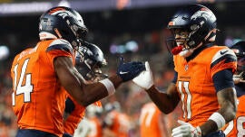 NFL Week 15 picks and score predictions: Patriots and Broncos both lose, Dolphins shock Steelers