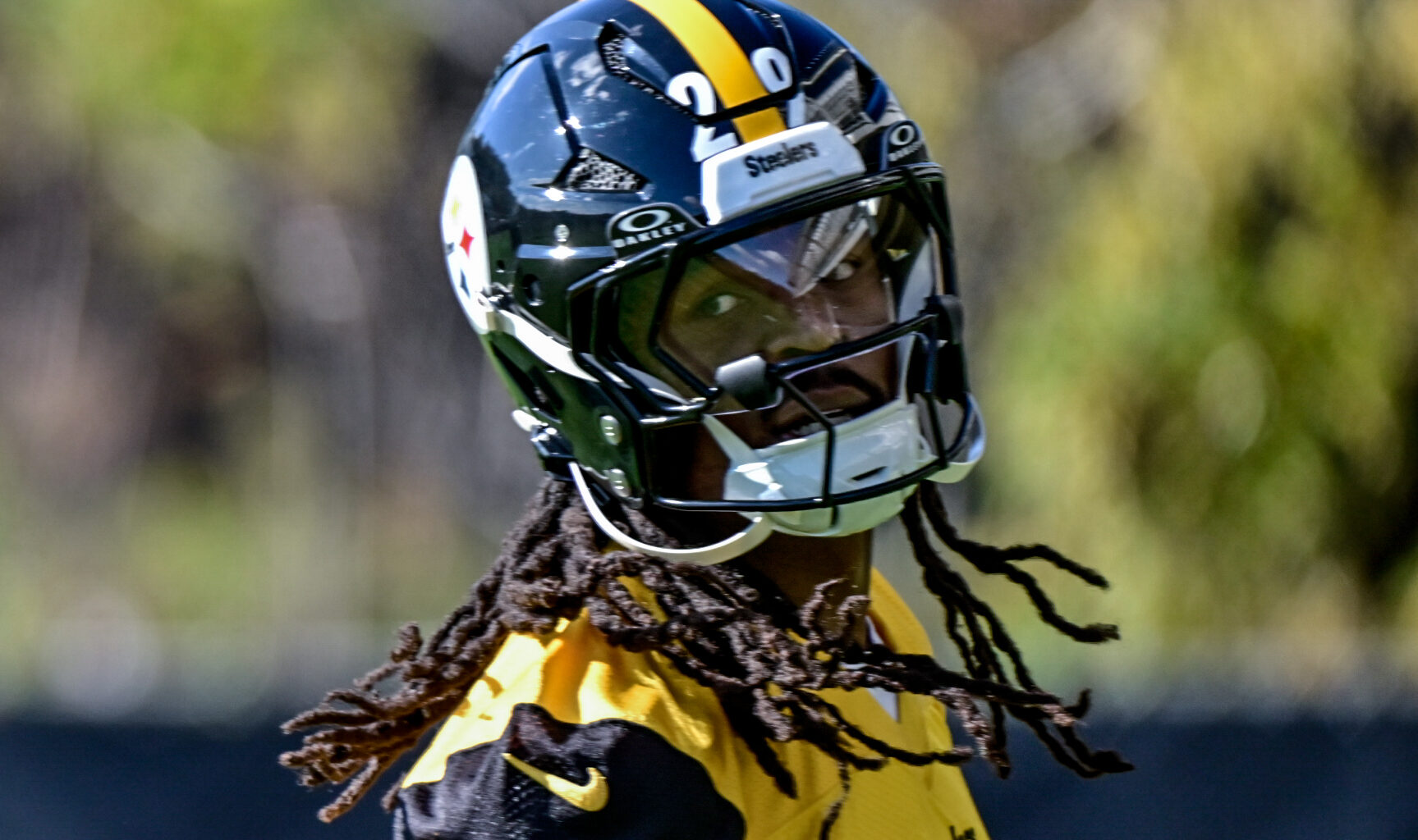 Mike Tomlin Offers Hope for Injured Steelers Starter to Return vs. Dolphins