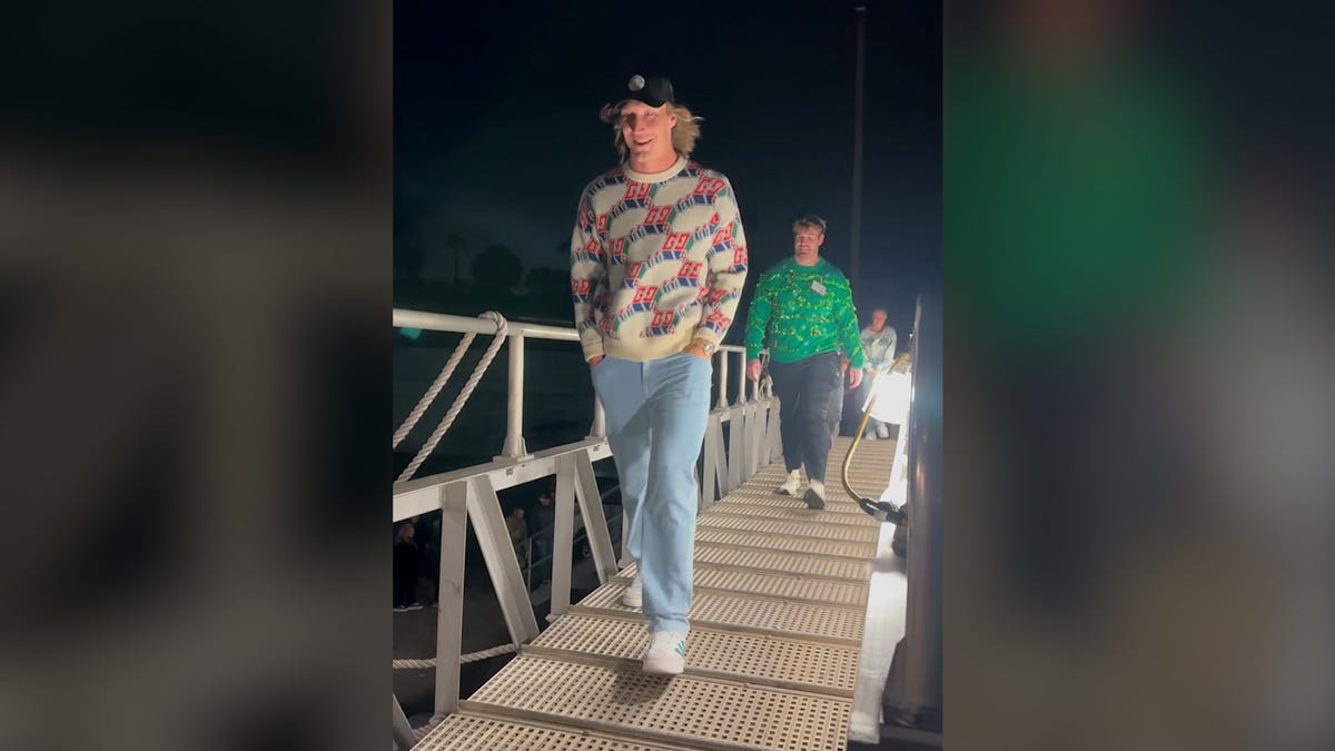 Jacksonville Jaguars visit naval station, playoff tickets now on sale