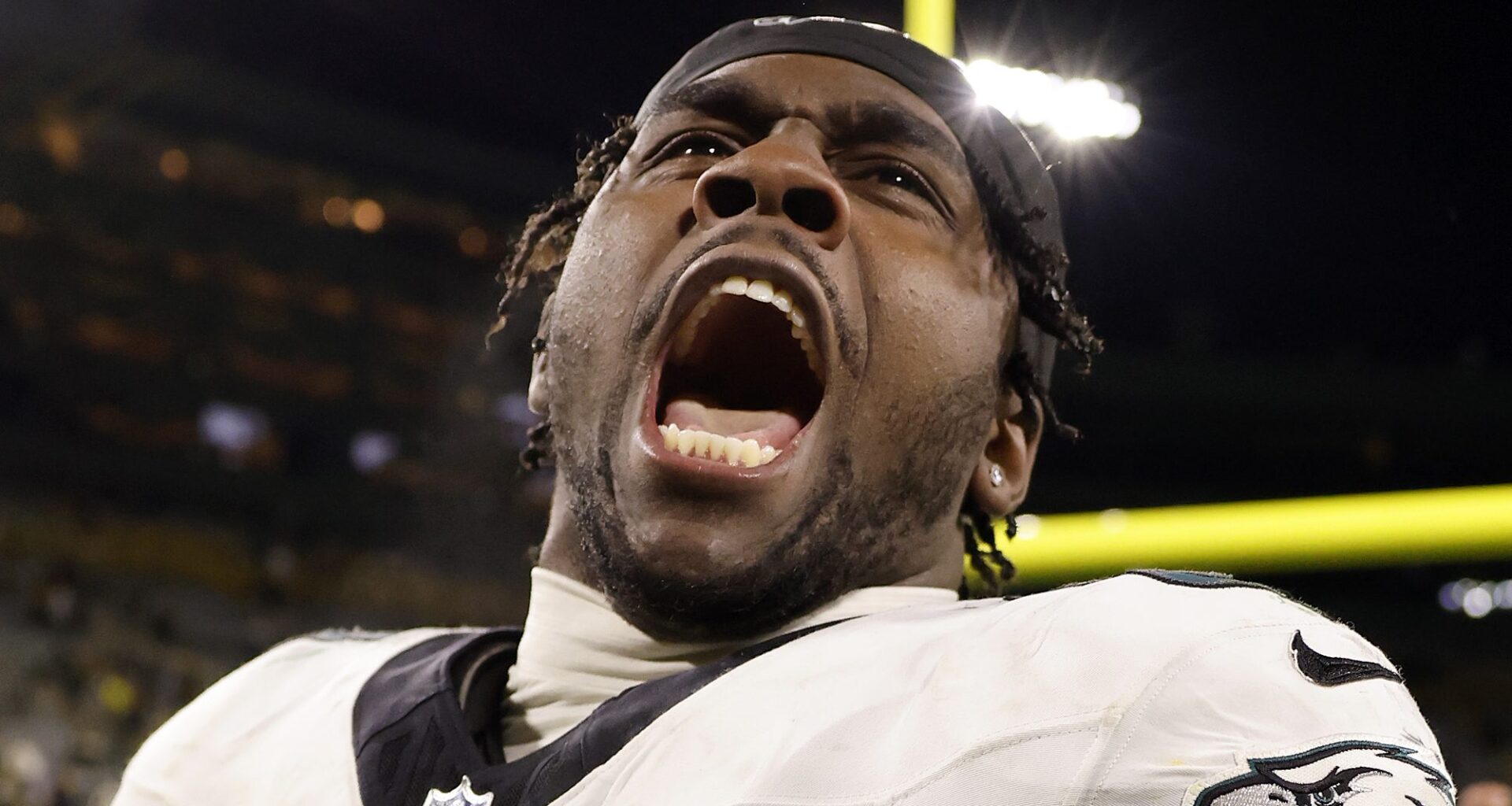 Eagles Edge Rusher Jalyx Hunt Having Breakout Season in 2025