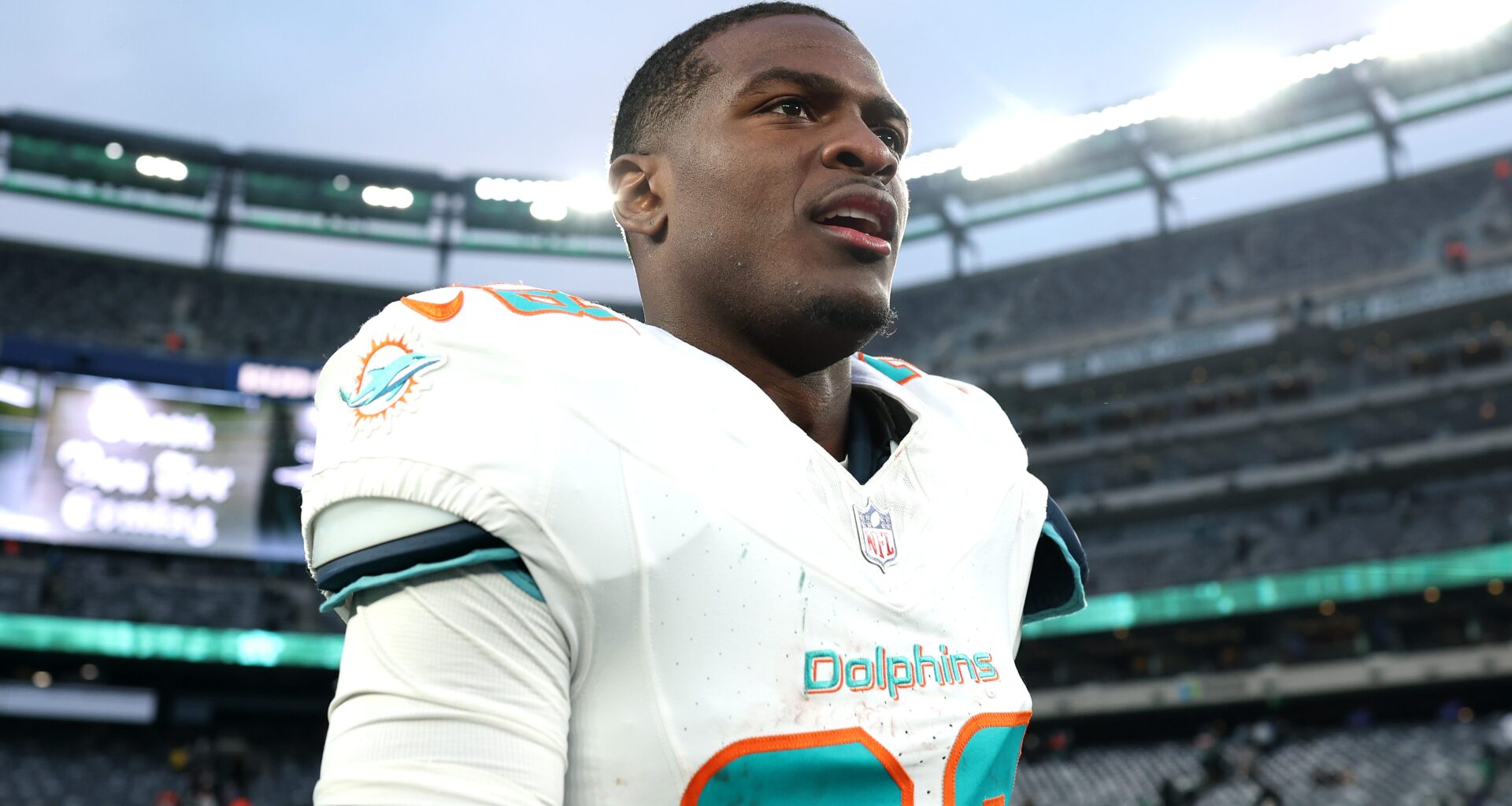 Dolphins' De'Von Achane Sends Clear Message on Facing Jalen Ramsey