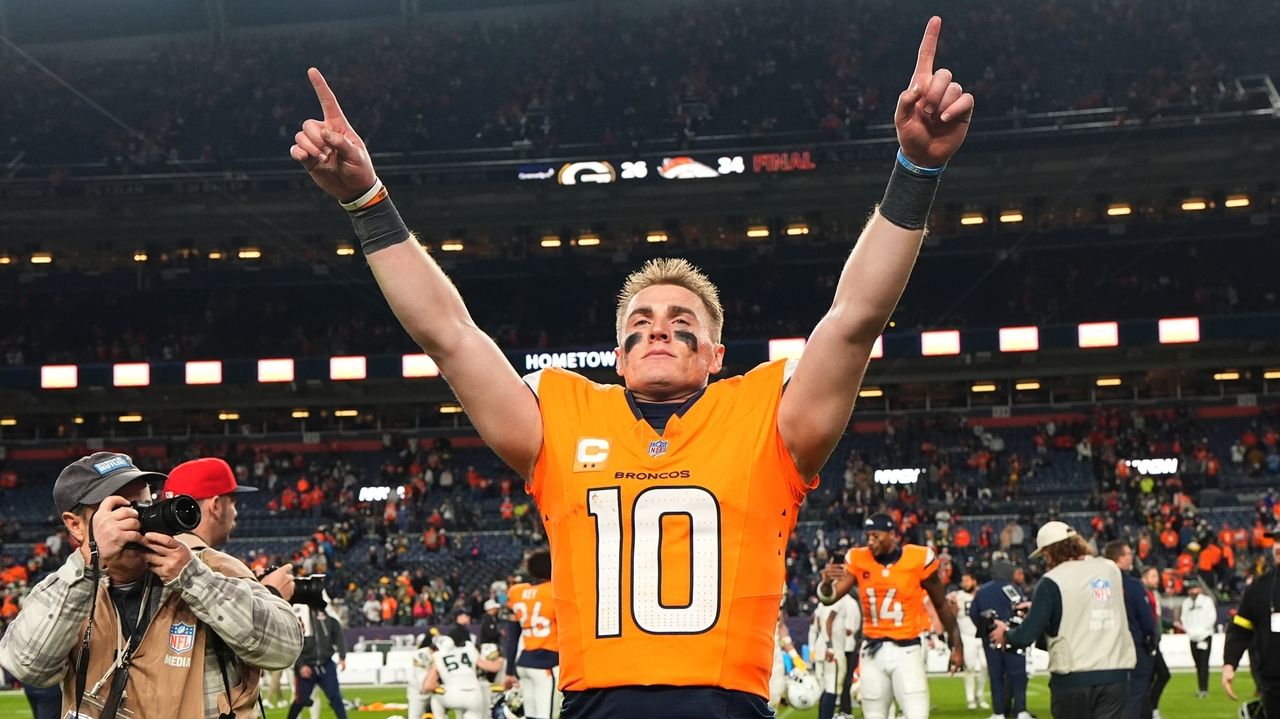 Bo Nix shines as Broncos clinch playoff spot with comeback win over Packers