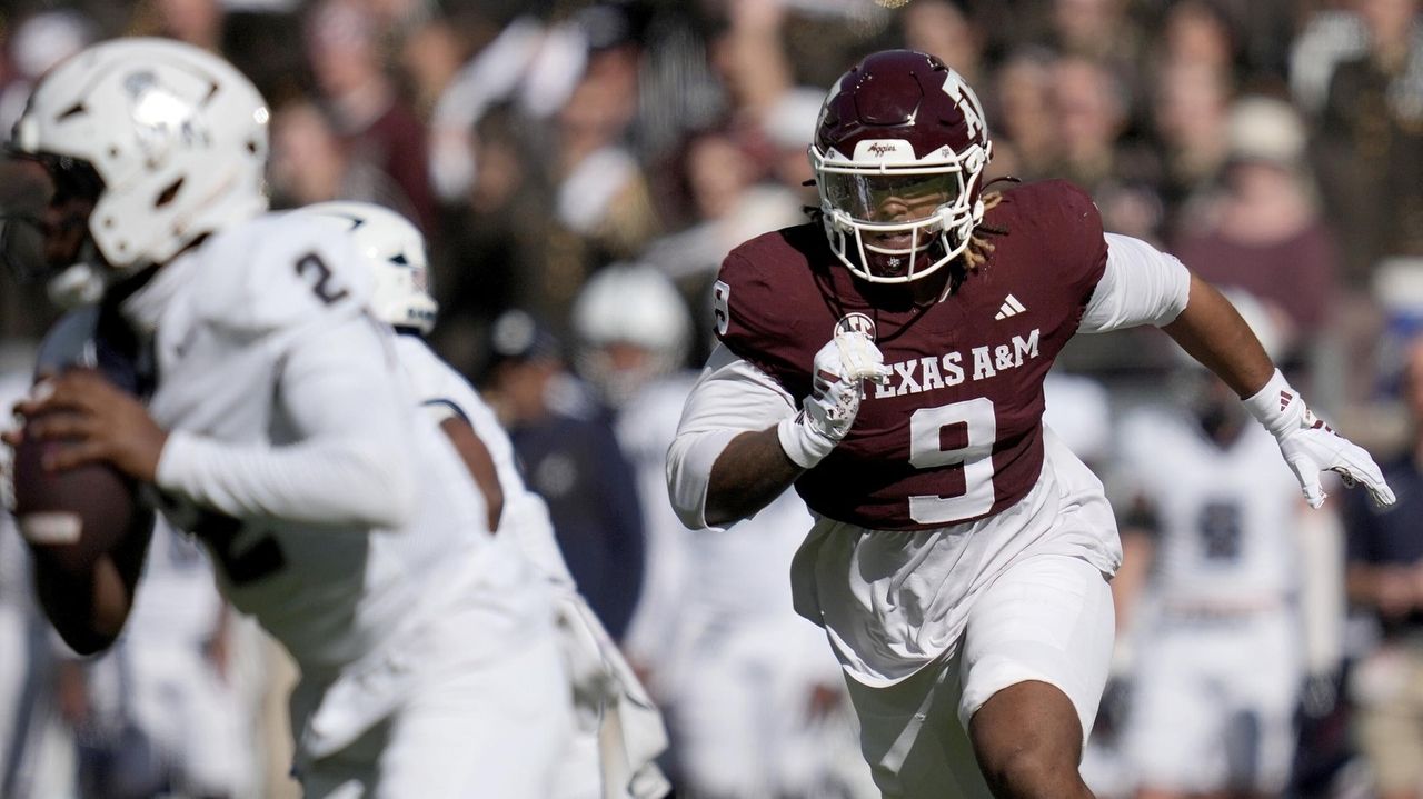 From no offers to the College Football Playoff, Cashius Howell has had an incredible rise