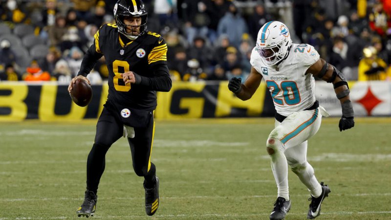 Rodgers leads Steelers past Dolphins, playoffs in sight