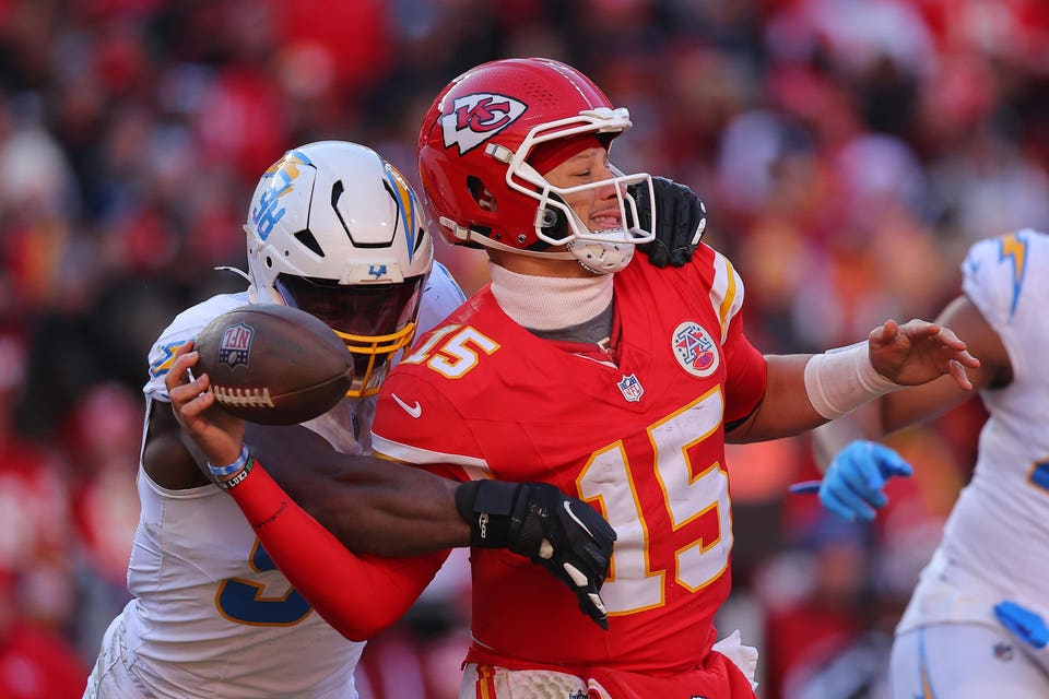 Los Angeles Chargers v Kansas City Chiefs - NFL 2025
