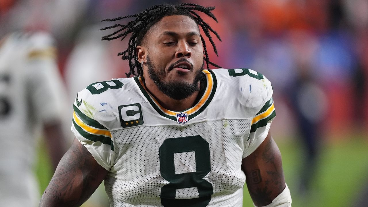 Packers' Josh Jacobs says he hurt his knee again in loss to Broncos. He still wants to play Saturday